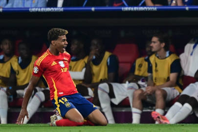 İspanya, geriye düştüğü maçta Fransa'yı yenerek EURO 2024'te finale çıktı