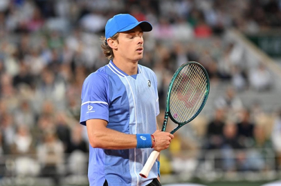 Wimbledon'da Djokovic'in rakibi De Minaur sakatlığı nedeniyle turnuvadan çekildi