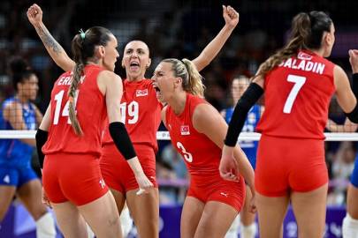 A Milli Kadın Voleybol Takımı, Paris 2024 Olimpiyat Oyunları'ndaki ilk maçında Hollanda'yı 3-2 yendi