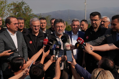 Bakan Yumaklı: Yangınların 69'u kontrol altına alındı, 6 aktif yangın var
