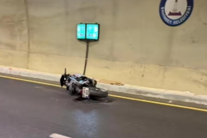 Kontrolden çıkarak savrulan motosiklet 2 genci hayattan kopardı