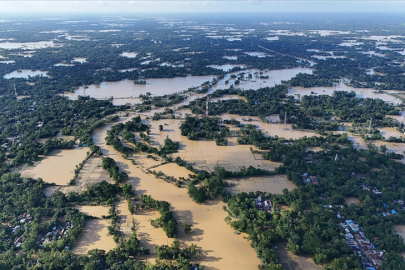 Bangladeş'te sellerde ölenlerin sayısı 52'ye çıktı