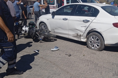 Otomobil ile motosiklet çarpıştı