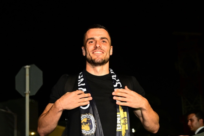 Fenerbahçe, Filip Kostic'i transfer etti