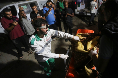 İsrail'in Gazze'nin çeşitli yerlerine düzenlediği saldırılarda 21 kişi hayatını kaybetti