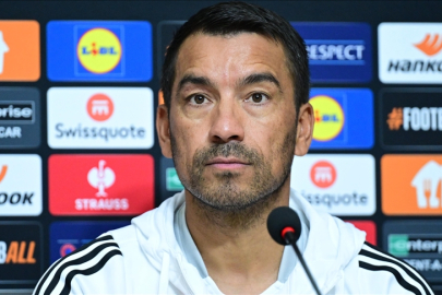 Beşiktaş teknik direktörü Giovanni van Bronckhorst: Puanlar almaya çalışacağız