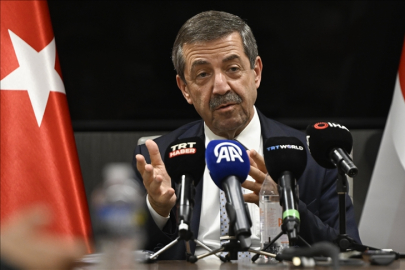 KKTC Dışişleri Bakanı Ertuğruloğlu, Washington'da Türk basın mensuplarıyla buluştu