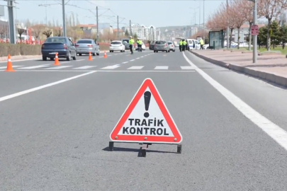 Trafik denetimlerinde son bir haftada 535 bin 705 araç ve sürücüye işlem yapıldı