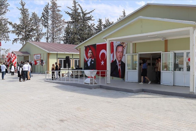 Hatay'da depremde hasar aldığı için yıkılan okulun yerine yenisi yapıldı