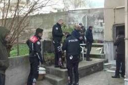 Bursa’da bir apartman kapıcısı kaldığı depoda ölü bulundu