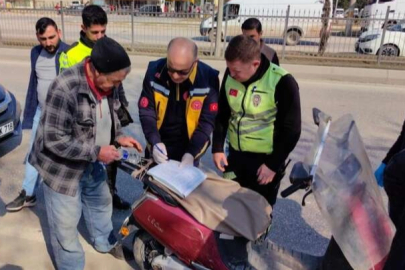 Bursa'da bisikletten düşen alkollü sürücü polise zor anlar yaşattı