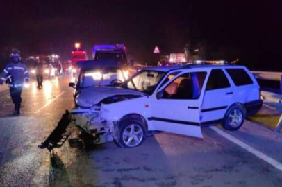 Bursa'da iki otomobil çarpıştı: 6 yaralı