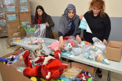 Depremzede çocuklara oyuncak morali