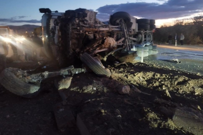 Beton mikseri ile traktör çarpıştı: 1 yaralı