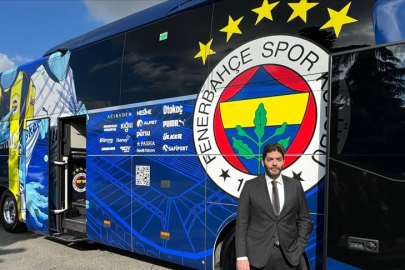 Fenerbahçe Futbol A Takımı, yeni otobüsünü teslim aldı