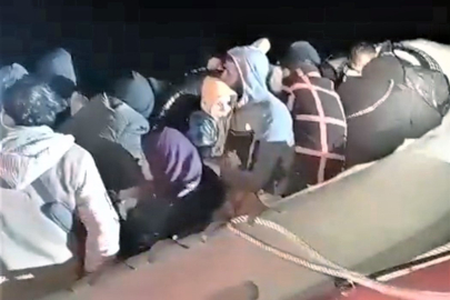 16’sı çocuk 49 düzensiz göçmen ve bir göçmen kaçakçısı yakalandı