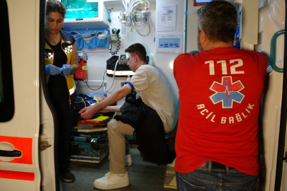 Motosiklet ile kamyonet çarpıştı: 2 yaralı