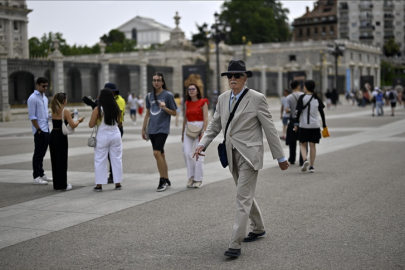 İspanya'nın nüfusu ilk defa 49 milyona yaklaştı