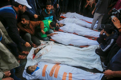 İsrail'in 405 gündür saldırılarını sürdürdüğü Gazze'de can kaybı 43 bin 736'ya çıktı