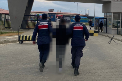 6 yıl 8 ay hapis cezasıyla aranan şahsı jandarma yakaladı