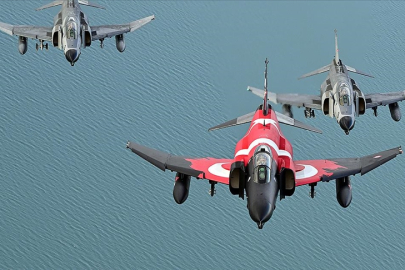 Eskişehir'de "F-4E Phantom" uçaklarından yer hedeflerine taarruz eğitimi uçuşu