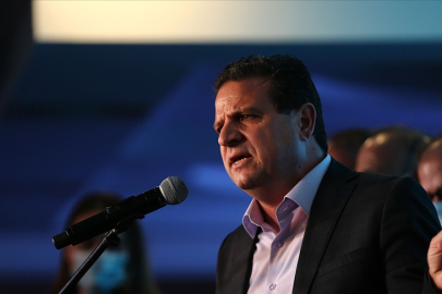 Netanyahu'ya "seri katilisin" diyen Filistin asıllı milletvekili Meclis kürsüsünden uzaklaştırıldı