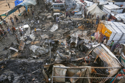 İsrail'in Gazze'nin güneyinde sığınmacıların kaldığı çadırı bombalaması sonucu 6 kişi öldü