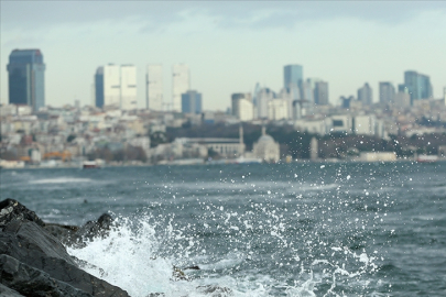 İstanbul ve Bursa'da olumsuz hava koşulları deniz ulaşımını aksattı