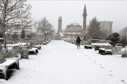 İç Anadolu'da kar etkili oluyor