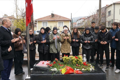 Şehit öğretmen Şenay Aybüke Yalçın Öğretmenler Günü'nde kabri başında anıldı