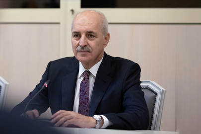 TBMM Başkanı Kurtulmuş: Dün olduğu gibi bugün de öğretmenlerimiz evlatlarımızın yolunu aydınlatmaya devam edecektir