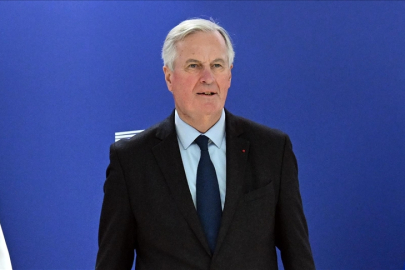 Fransa Başbakanı Barnier, hükümetin düşmesinin ülkeyi finansal krize sürükleyebileceğini düşünüyor