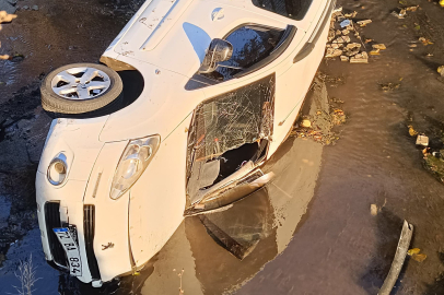 Dereye düşen otomobilde 1 kişi yaralandı
