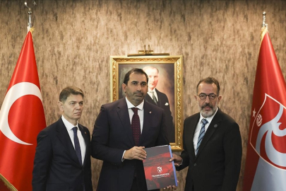 Trabzonspor yönetimi mazbatasını aldı