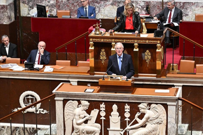 Fransa’da 1962'den bu yana ilk kez bir gensoruyla hükümet düştü