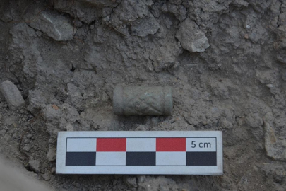 Kütahya'daki höyük kazısında 4 bin 400 yıllık silindir mühür bulundu