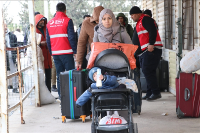 Türkiye'deki Suriyeliler ülkelerine dönüyor