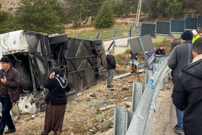 Yolcu otobüsünün şarampole devrildiği kazada 1 kişi öldü, 18 kişi yaralandı
