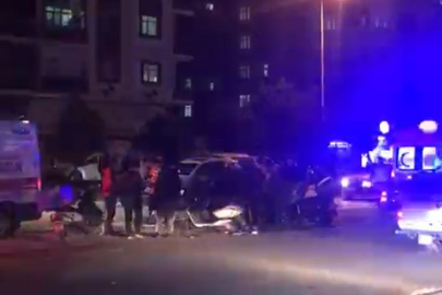 Motosikletli kuryeler çarpıştı: 2 yaralı