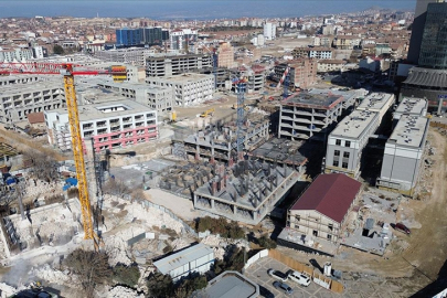 Depremlerden sonra yapımına başlanan Malatya çarşısının yapım süreci dronla görüntülendi