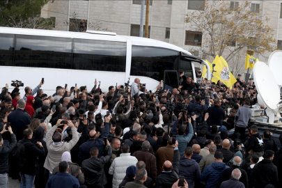 Esir takasında serbest kalan Filistinliler, mutluluklarını ve umutlarını dile getirdi