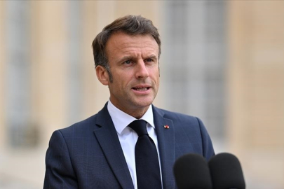 Macron'un sağ kolu Kohler'in "şişe suları skandalına" ilişkin komisyon davetine gitmemesine tepki
