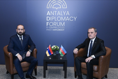 Azerbaycan ve Ermenistan Dışişleri Bakanları Antalya'da görüştü