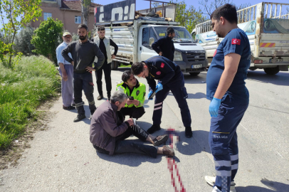 Bursa'da kamyonetle çarpışan motosikletteki çift yaralandı
