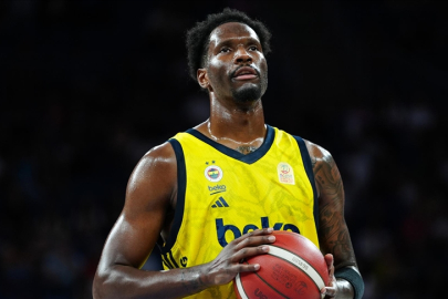 Nigel Hayes-Davis kariyerine NBA'de devam edecek