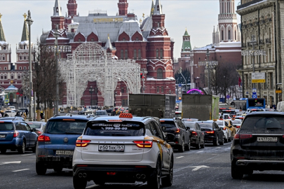 Rus otomobil sektörü yüksek faizler, Çinli üreticiler ve yaptırımlarla zorlanıyor