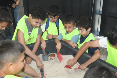 Minik arkeologlar, geçmişin izini sürüyor