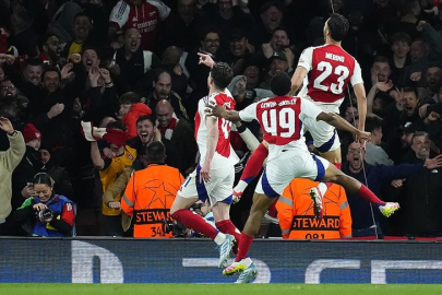 Arsenal, farklı kazandığı haftada Premier Lig'in zirvesine yerleşti