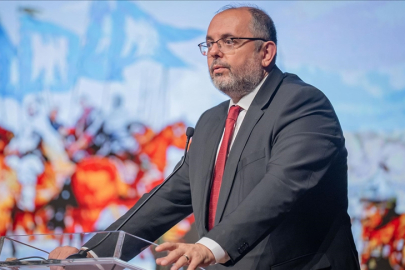 Prof. Dr. Erhan Afyoncu, Türkiye'deki doğum ve nüfus oranlarını değerlendirdi