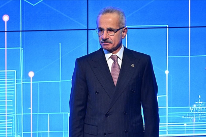 Bakan Uraloğlu, 5G ihalesinin 16 Ekim'de gerçekleştirileceğini bildirdi